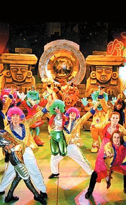 이월드가 지난해 연간 방문객 330만명을 돌파했다. 사진은 이월드의 인기 요소인 2007년 공연 모습(왼쪽부터). [사진 이월드]