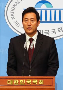 서울시장 보궐선거 범야권 단일 후보로 선출된 오세훈 국민의힘 후보가 23일 국회 소통관에서 기자회견을 하고 있다./윤동주 기자 doso7@