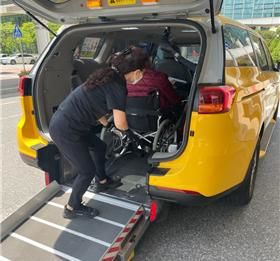 [대전=뉴시스]대전교통약자이동지원센터의 교통약자 이동지원 서비스. 2025. 05. 25 photo@newsis.com *재판매 및 DB 금지