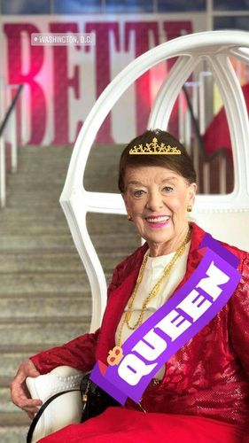 세계 최장기 승무원 베트 내시 [아메리칸 항공 페이스북 계정 캡처. 재판매 및 DB 금지]