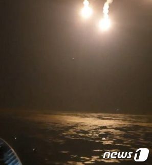 8일 오전 1시32분쯤 제주 서귀포시 대정읍 마라도 남서쪽 약 370㎞ 해상에서 남해지방해양경찰청 항공대 소속 헬기(S-92)가 추락, 해경이 수색작업을 벌이고 있다. (제주지방해양경찰청 제공) 2022.4.8/뉴스1