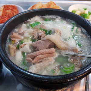 남순남순대국 대표메뉴. 식신 제공