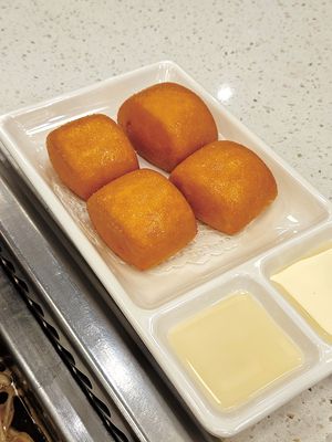 애피타이저로 즐기기 좋은 꽃빵 ⓒ독자 제공