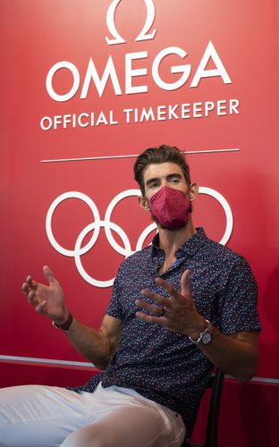 펠프스 "감동적인 도쿄올림픽"(도쿄=연합뉴스) 은퇴한 수영 황제 마이클 펠프스가 25일 일본 도쿄 올림픽 팬 파크 내 오메가 쇼케이스 현장에서 국내외 언론과 인터뷰하고 있다. [오메가 제공. 재판매 및 DB금지]