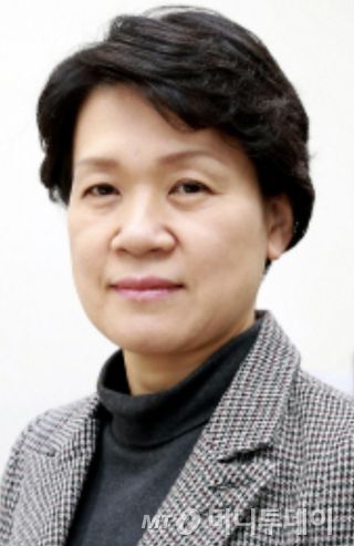 (서울=뉴스1) 이재명 기자 = 이재명 대통령이 13일 교육부 차관에 최은옥 전 교육부 고등교육정책실장을 임명했다. (대통령실 제공. 재판매 및 DB 금지) 2025.7.13/뉴스1  Copyright (C) 뉴스1. All rights reserved. 무단 전재 및 재배포,  AI학습 이용 금지. /사진=(서울=뉴스1) 이재명 기자