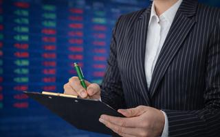 광전자, 한주 내내 하락에 1만원선 '턱걸이'…새주 지지선 사수 여부 촉각