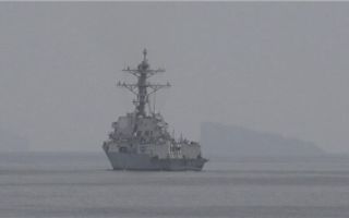 미군 "구축함 2척 호르무즈 해협 통과"...이란 전쟁 후 처음