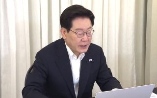이 대통령 지지율 취임 후 최저치...부동산·증시 불안 영향 미친 듯