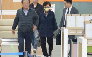 최은순 “사실이 다르잖아” 특검에 고함···‘양평 개발 특혜’ 김건희 일가 첫 공판