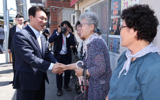 ‘당권 도전’ 김민석 “농어촌 기본소득 꼭 성공시켜야”…이 대통령 언급 이틀만에 현장방문