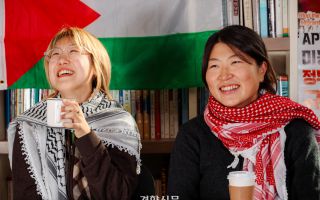 “외교 논란 피하려 기본권 침해” vs “당연한 조치”…‘가자지구 항해’ 활동가 여권무효 소송 시작