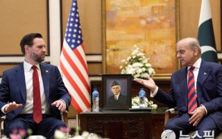 이란 매체들 "미-이란 협상 하루 연장 가능성"