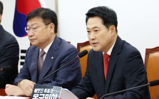정청래·장동혁 면전서 사퇴론 제기... 鄭 침묵·張 거부 '본질은 당권투쟁'