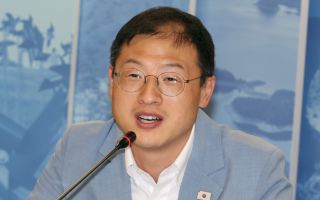 김상욱 울산시장, 첫 경찰 출석…"법 위반한 적 없어"