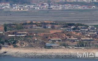 고요한 북 개풍군 마을