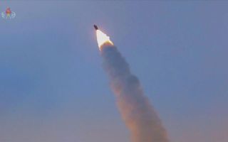 북, 동해상으로 탄도미사일 수발 발사…이달에만 네차례 도발