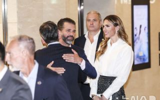 정용진 회장 배우자 한지희 공연…트럼프 장남, 끝까지 자리 지켜