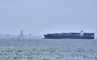 트럼프, 봉쇄 '장기화' 시사에 국제유가 6%↑…브렌트유 4년만 최고치