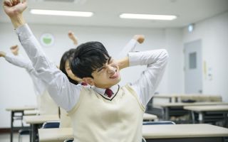 공부하다 기지개 켰는데…목 '뚝' 소리 뒤 사지마비