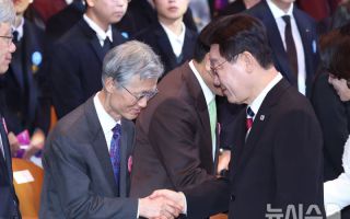 靑, 조희대 대법관 '서면 제청'에 불편한 기류…송영길 "탄핵 사유 늘어"
