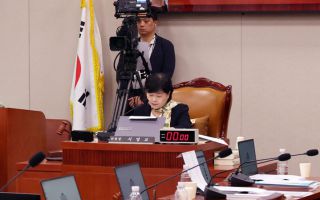 조희대 대법원장 증인 출석 요구의 건 처리하는 서영교 법사위원장