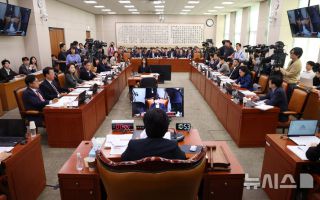 국감 2주차 돌입…여야, '검찰개혁·한미관계·부동산' 공방 격화