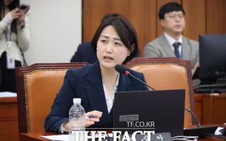 與 "尹 탄핵 1년, 내란 잔재 끝까지 청산하겠다"