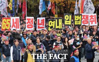 국민 10명 중 9명 "법적정년 65세로 연장해야"…청년층은 일자리 잠식 우려