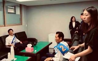 '탁자 위 신발' 김민석 "스트레칭을 한 것"