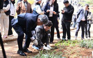 남편 ‘단종’ 장릉까지 500년 거리…정순왕후 ‘들꽃’을 보냈다