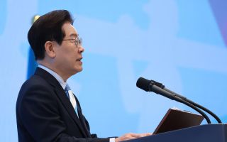 李 국정 지지율 3%P 하락한 64%…‘민생지원금’ 부정 평가