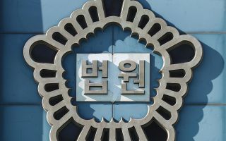 女하체만 33회 몰래 촬영하고 “수치심 줄 정도 아냐”…50대 남성 벌금형