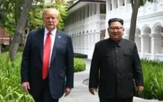 트럼프, ‘이란 종전’ 예고후 김정은과 산책 사진 SNS에