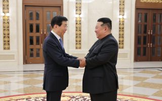 김정은, 中과 밀착 행보 지속…“피로 맺어진 혈맹 재확인”