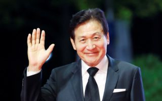 "아버지 턱시도 입고"...故안성기 아들, 전주영화제 '공로상' 대리수상