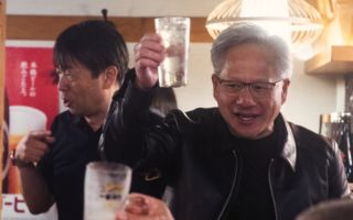 한국선 치맥, 일본선 이자카야…젠슨 황, 현지 협력사와 '건배'