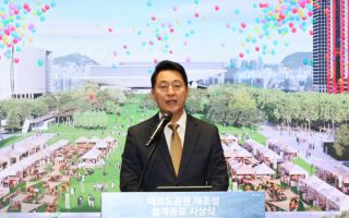 "낮엔 숲, 밤엔 공연장"… 오래 머무는 여의도공원