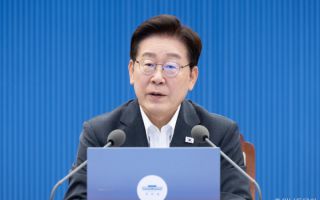 李대통령 "부동산 거품 더는 방치 안돼...전방위적 주택공급 총력전"