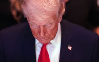 교황 조롱에 예수까지 자처…멜로니마저 “용납 불가”