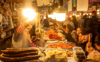 외국인은 물값 2000원? “한국서 처음 있는 일”…바가지 논란 또 터진 광장시장 노점상 답변이