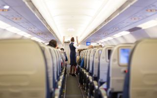 “중국어 모르면 비행 금지”…기내 난동 中승객, 결국 ‘이런’ 결말 맞았다