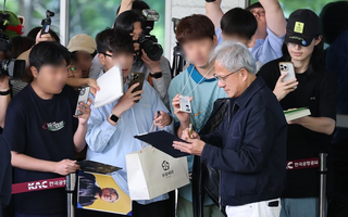 치킨 이어 호두과자까지…젠슨 황 방한에 K푸드 줄줄이 화제