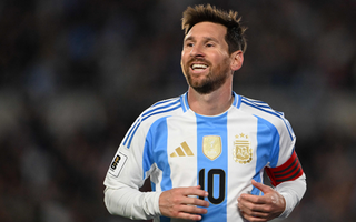 호날두 이어 메시까지 ‘노쇼’ 논란…“사기·계약 위반했다” 피소