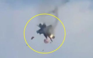 에어쇼 중 공중서 ‘쾅’…美 최강 전자전기 EA-18G 2대 충돌 추락
