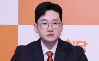 유세 도중 피습이라더니 자작극?…개혁신당 “영구 복당금지”