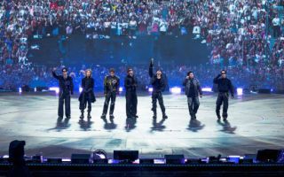 BTS 유럽투어 71만명 동원…마크롱 대통령 부부도 관람
