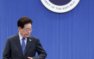 개혁 '선명성'·'반동' 경계한 李…중도·전통 지지층 이탈 딜레마