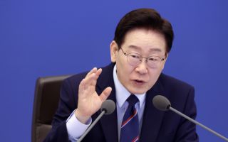 李대통령, 상록수 '원시적 약탈금융' 질타에…금융사, 지분 일제 매각