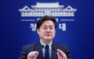 '홈플러스 사태 책임' 청와대·국회, MBK에 경고장..."부도덕한 M&A 방식"