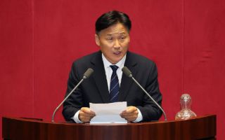 김영진 "형소법 내일 오후 처리⋯정 장관 앞니 3개 빠져"